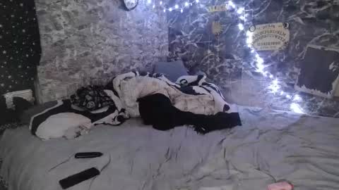 alice_leray online show from March 5, 4:43 am