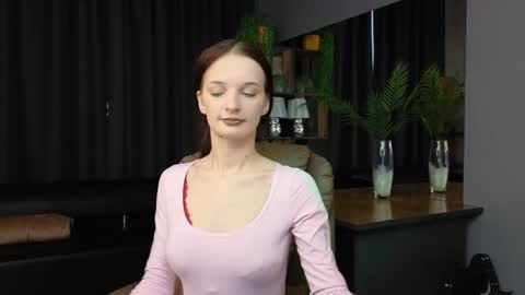 alice meyx online show from April 13, 4:28 am