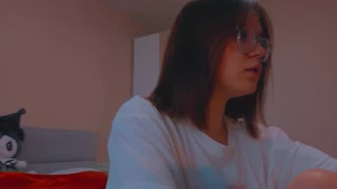 Snapshot of alice_miiiller chatting on October 1, 8:35 am Alice online show from October 1, 8:35 am