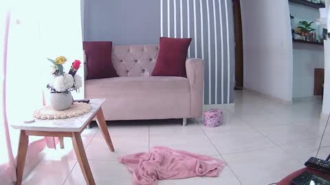 Snapshot of alice_paola chatting on September 28, 6:28 pm alice_paola online show from September 28, 6:28 pm