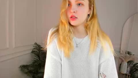 Alice  online show from November 24, 1:54 pm