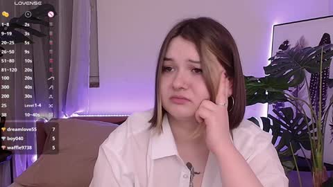 Snapshot of alice_walters chatting on January 17, 10:45 pm Alice online show from January 17, 10:45 pm