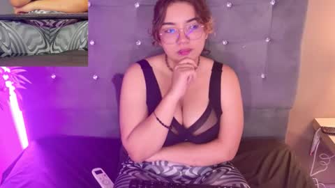 Snapshot of alicecamxxx chatting on October 17, 5:39 pm alicecamxxx online show from October 17, 5:39 pm