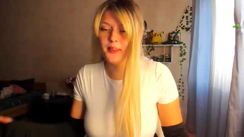 AliceCasey online show from October 29, 1:24 pm