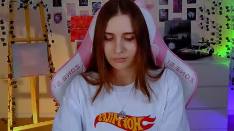 Snapshot of alicecharmy chatting on February 19, 4:55 pm alicecharmy online show from February 19, 4:55 pm