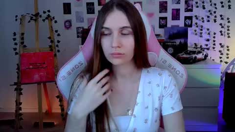 Snapshot of alicecharmy chatting on September 17, 11:13 am alicecharmy online show from September 17, 11:13 am