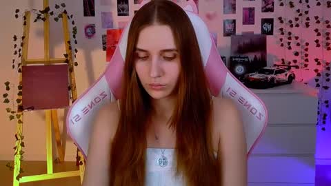 Snapshot of alicecharmy chatting on February 22, 6:52 pm alicecharmy online show from February 22, 6:52 pm