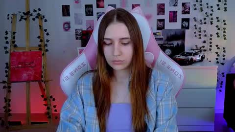 Snapshot of alicecharmy chatting on October 13, 6:48 am alicecharmy online show from October 13, 6:48 am