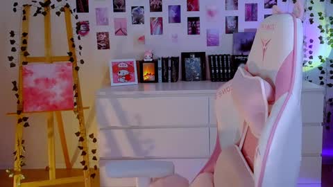 Snapshot of alicecharmy chatting on January 23, 11:37 am alicecharmy online show from January 23, 11:37 am