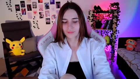 Snapshot of alicecharmy chatting on December 10, 3:33 pm alicecharmy online show from December 10, 3:33 pm