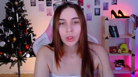 Snapshot of alicecharmy chatting on December 16, 4:49 pm alicecharmy online show from December 16, 4:49 pm