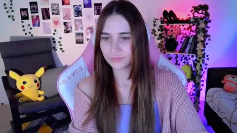 Snapshot of alicecharmy chatting on December 9, 12:51 pm alicecharmy online show from December 9, 12:51 pm