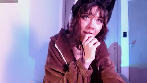 Snapshot of alicedang3r chatting on October 10, 2:50 am Alice online show from October 10, 2:50 am