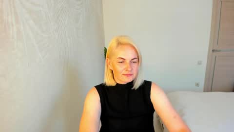 Alicee online show from May 31, 2:05 pm