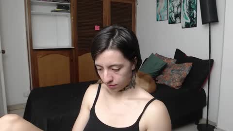 alicee_logan_ online show from December 18, 3:13 am