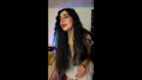 Alicekingdom online show from January 9, 1:00 am