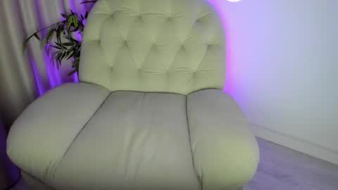 AliceLevine online show from February 11, 5:11 am