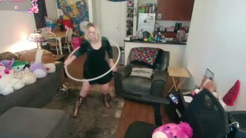 Snapshot of aliceliddell710 chatting on September 25, 7:32 pm Alice Liddell online show from September 25, 7:32 pm