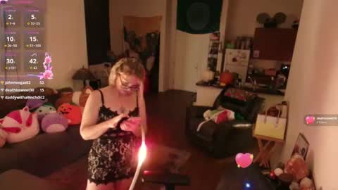 Snapshot of aliceliddell710 chatting on October 8, 3:56 am Alice Liddell online show from October 8, 3:56 am