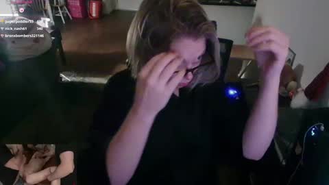Snapshot of aliceliddell710 chatting on September 24, 6:31 am Alice Liddell online show from September 24, 6:31 am