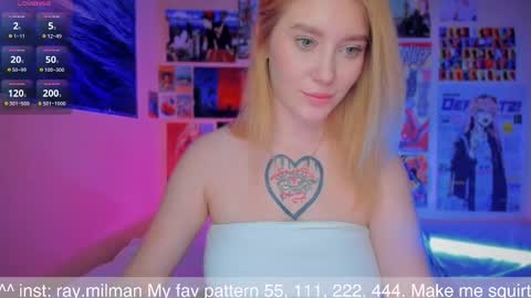 Snapshot of alicemilman chatting on October 2, 10:25 am Alice online show from October 2, 10:25 am