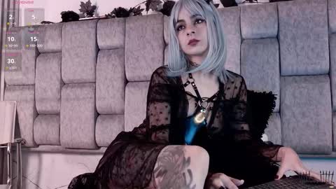 alicenoir_ online show from November 18, 11:15 pm