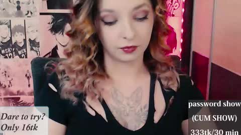 aliceriddle1 online show from February 25, 8:34 pm