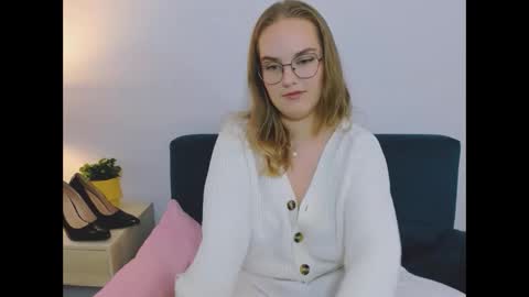 alicesensitive online show from December 2, 4:38 pm