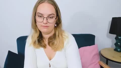 alicesensitive online show from October 27, 11:10 am