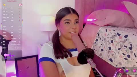 A L I C E  T H U N D E R online show from October 31, 4:57 am