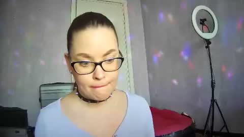 AlicexFresh online show from March 31, 8:15 am