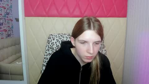 Alice  Princess  online show from April 9, 2:48 am