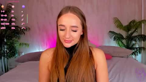Snapshot of alicia_edwards chatting on September 29, 1:26 am Mia online show from September 29, 1:26 am