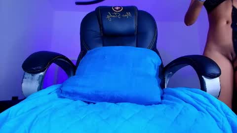 Alicia Kyse  online show from May 13, 3:05 am