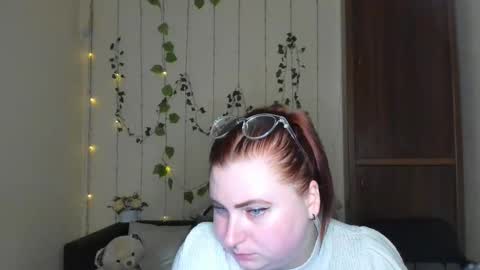 Alicia online show from April 25, 1:41 pm