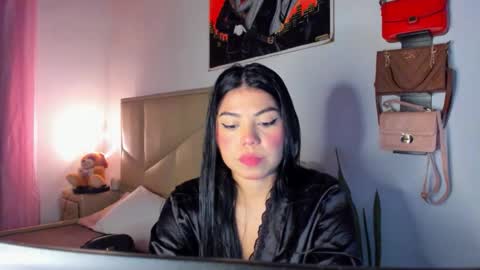 Snapshot of aliciabiden chatting on September 15, 9:11 am aliciabiden online show from September 15, 9:11 am