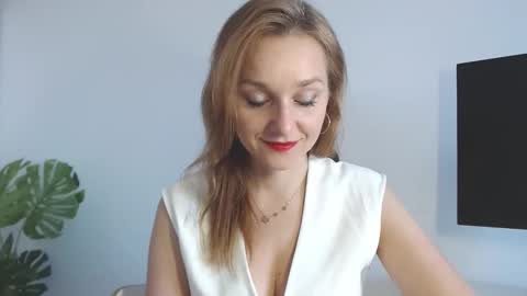 Alicia online show from April 2, 6:43 am