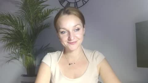 Alicia online show from November 24, 2:49 pm