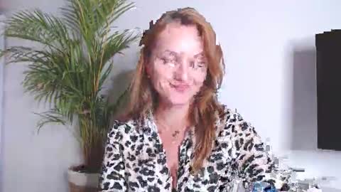 Alicia online show from October 28, 6:42 pm