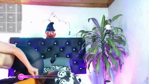 Snapshot of aliciawithe chatting on October 8, 12:11 pm  Alicia  online show from October 8, 12:11 pm