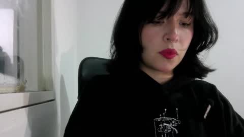 aliciia_23 online show from November 2, 5:18 am