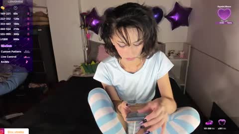 Snapshot of alien_universe chatting on February 13, 8:13 pm Aiko Independent Model online show from February 13, 8:13 pm