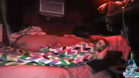 AlienLifestyle Productions - A Gay Guy and his Straight Friend online show from January 14, 11:40 am