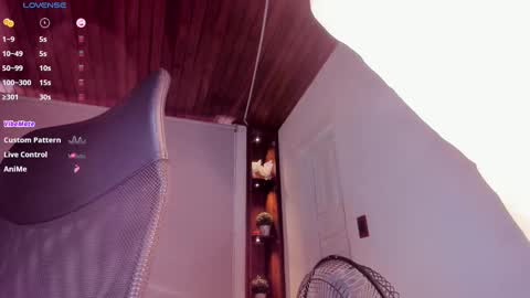 Snapshot of aliice_smithh chatting on March 4, 5:56 pm Alice online show from March 4, 5:56 pm