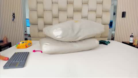  ALIKA BROWN  online show from March 18, 7:14 am