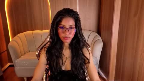 alina_b_ online show from March 25, 8:37 pm