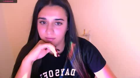 Snapshot of alinaasti_ chatting on October 23, 8:49 am Alina online show from October 23, 8:49 am