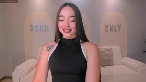 alinakravitz_ online show from November 23, 5:55 pm