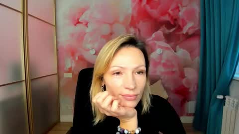 AlinaMoor online show from December 22, 12:45 pm