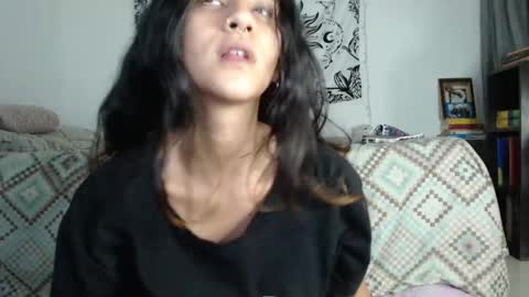 Snapshot of alinawoolf_ chatting on December 28, 2:33 am  Ali  online show from December 28, 2:33 am